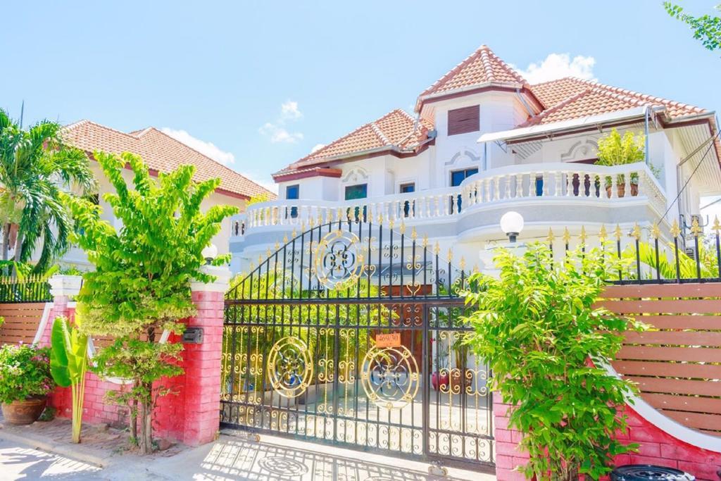 Ratana Villa - Pattaya Holiday House Walking Street 7 Bedrooms Dış mekan fotoğraf